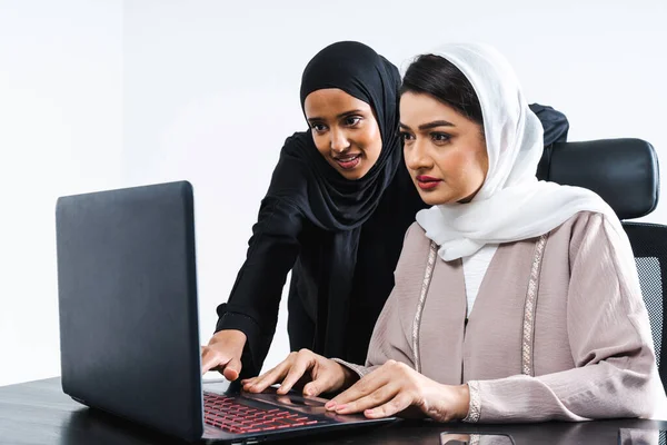 مشهد شغل جزئي من البيت